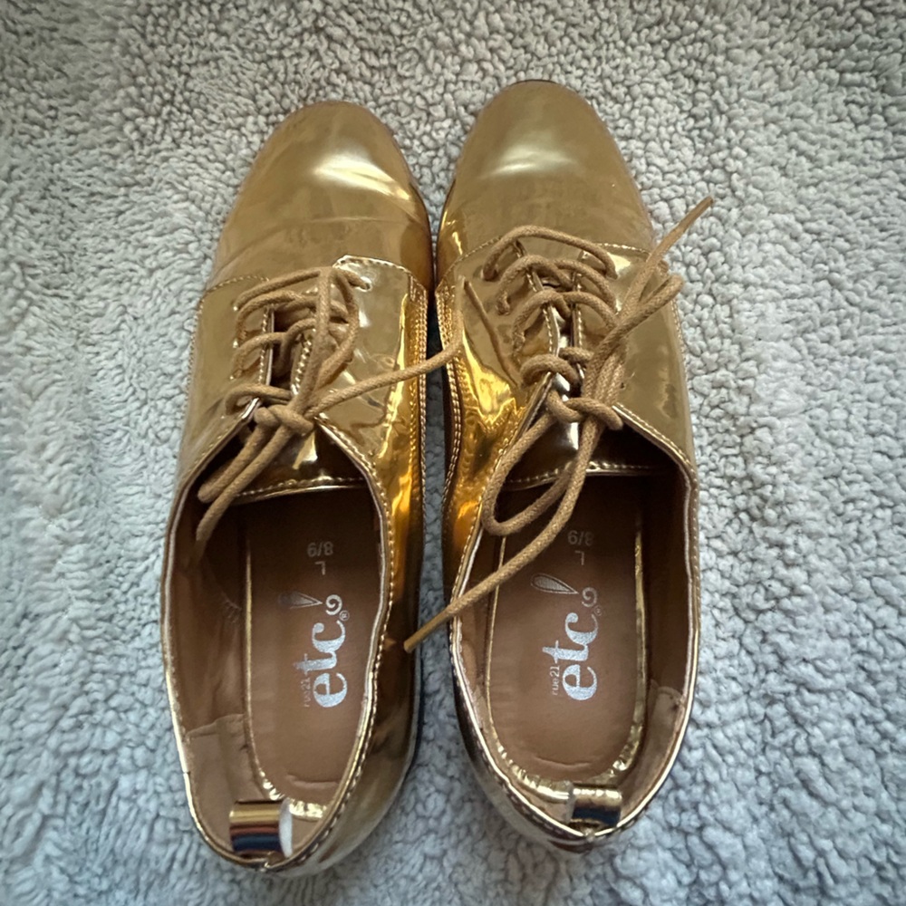 Gold dance tennis shoes